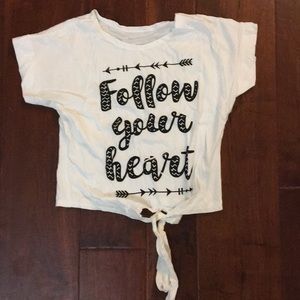 Knot Graphic Cropped Tee